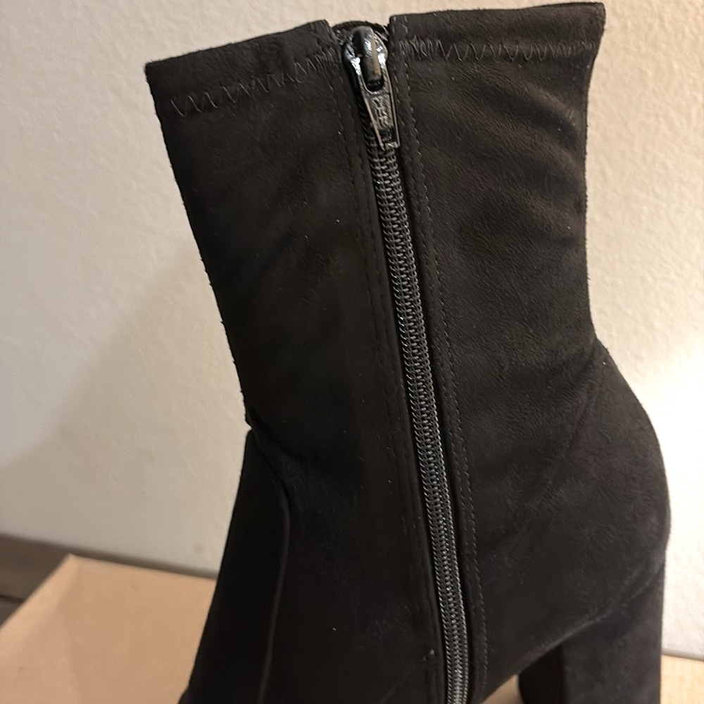 NIB [Steve Madden] Sora High Ankle Block Heel Boots Black Suede Women's Sz 11 - Picture 8 of 14